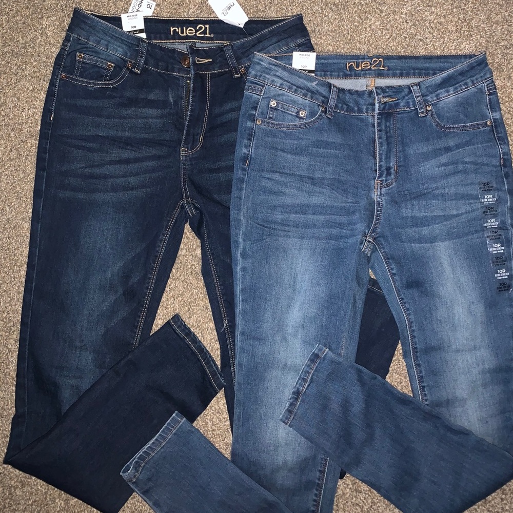Pair of Rue 21 skinny jeans